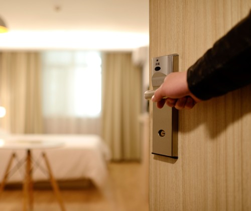 Отдых в Испании в 2022 году пользуется спросом благодаря восстановлению гостиничного бизнеса