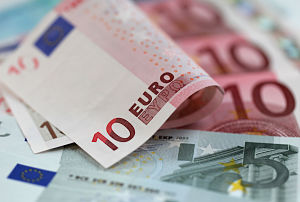 Банкам Испании придется учитывать тенденцию к падению евро 