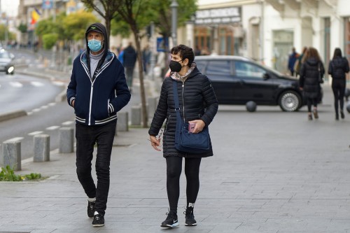 Отменят ли маски в Испании в преддверии пасхального сезона?