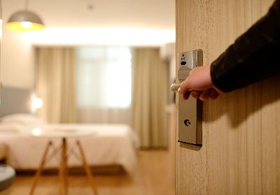 Жить в отеле дешевле, чем снимать жильё