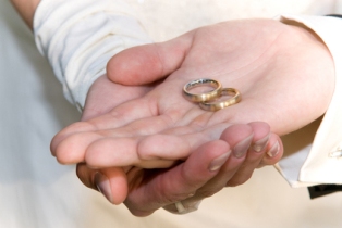 Фиктивный брак в Испании: получить резиденцию или угодить в тюрьму?